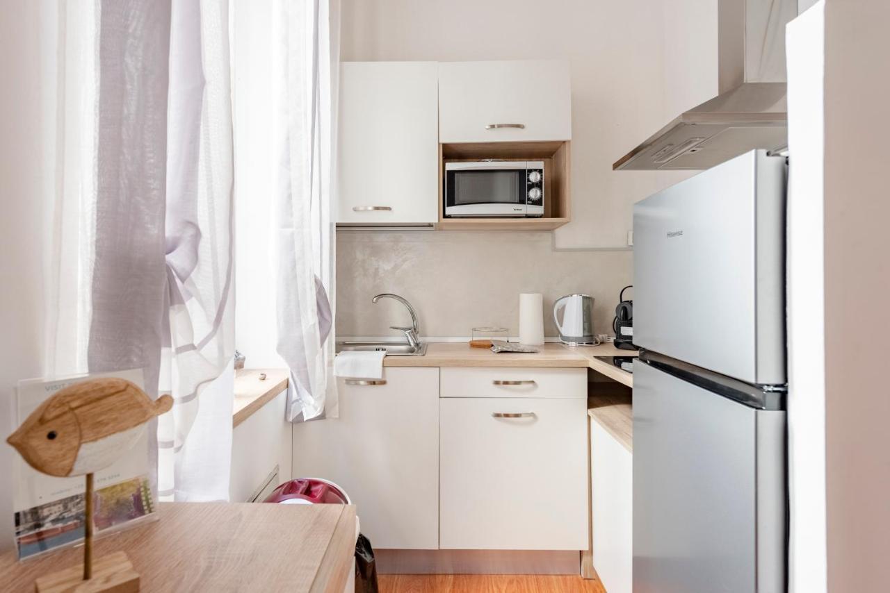Mazzini 12, Elegant Central Apartment With Free Private Garage 800 M, Air Conditioning, Wi-Fi, Just 100 M From The Public Beach Rapallo Eksteriør billede
