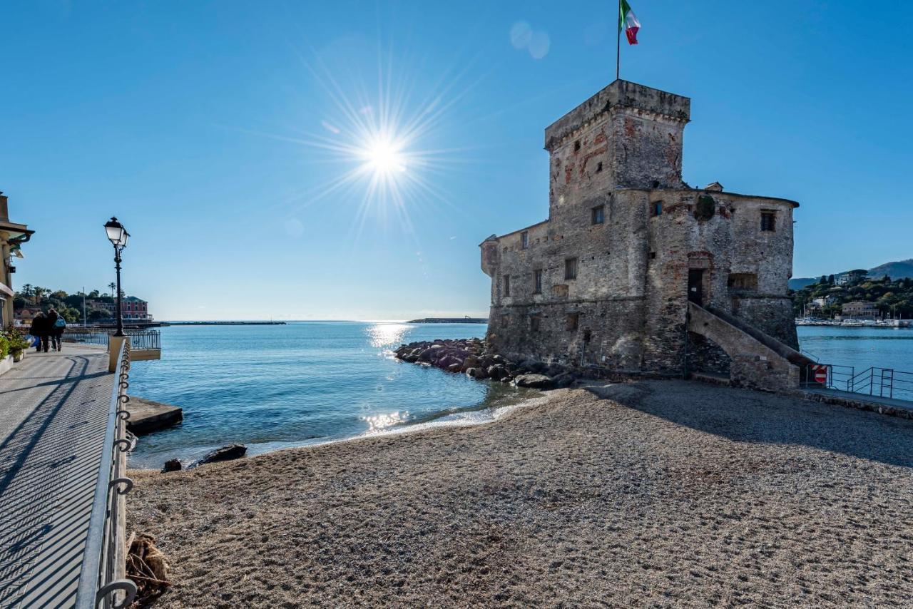Mazzini 12, Elegant Central Apartment With Free Private Garage 800 M, Air Conditioning, Wi-Fi, Just 100 M From The Public Beach Rapallo Eksteriør billede