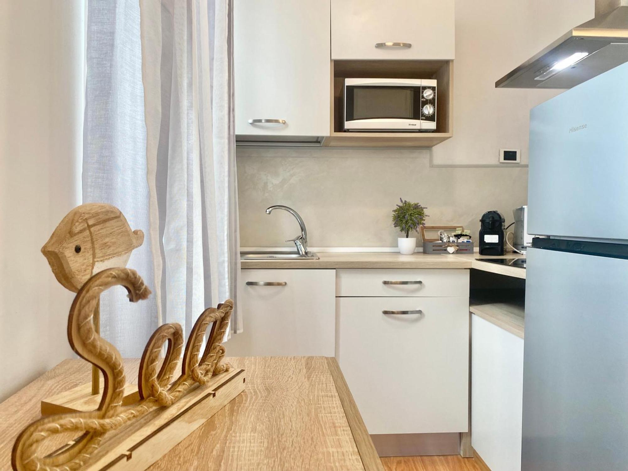 Mazzini 12, Elegant Central Apartment With Free Private Garage 800 M, Air Conditioning, Wi-Fi, Just 100 M From The Public Beach Rapallo Eksteriør billede