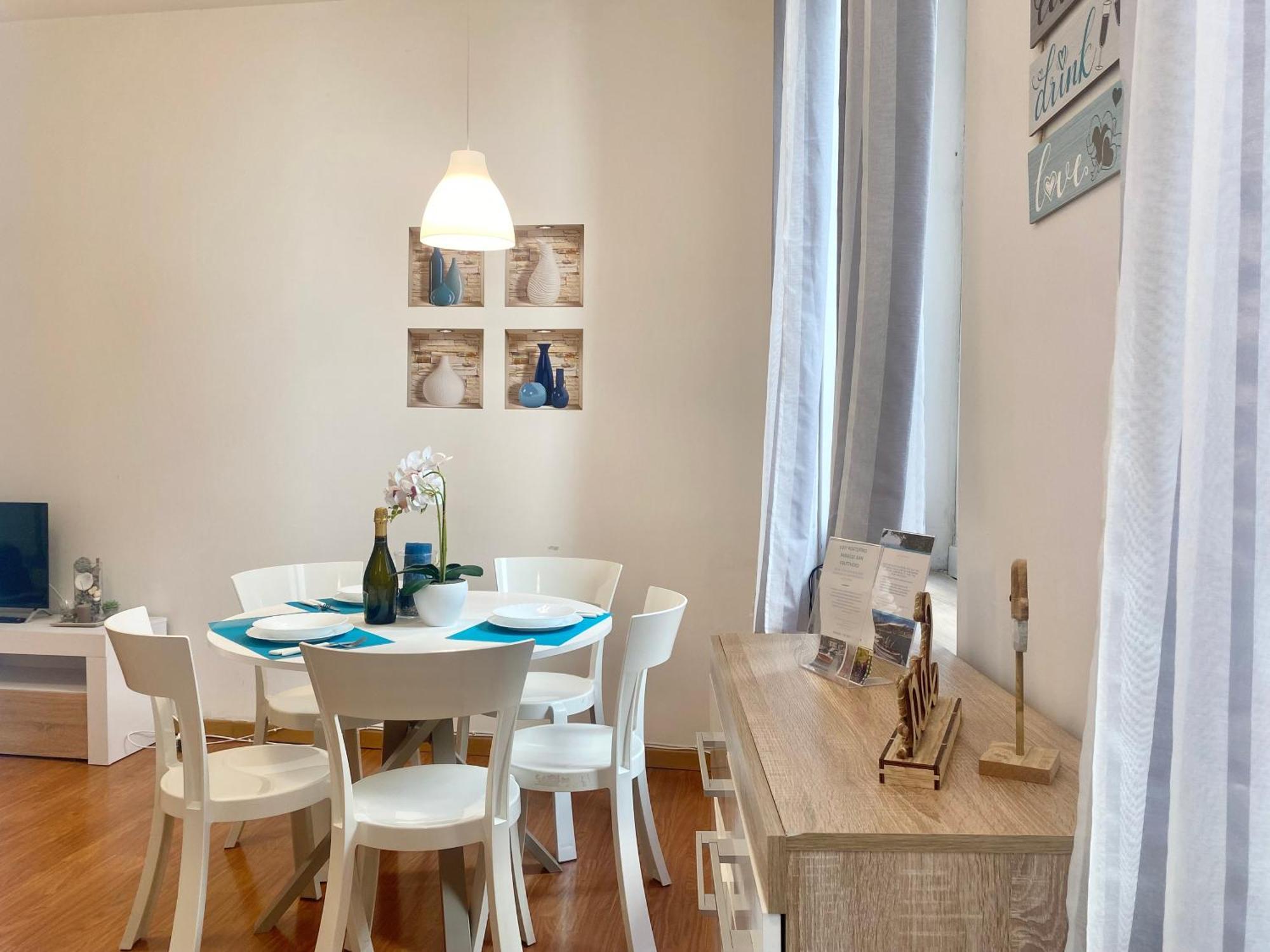 Mazzini 12, Elegant Central Apartment With Free Private Garage 800 M, Air Conditioning, Wi-Fi, Just 100 M From The Public Beach Rapallo Eksteriør billede