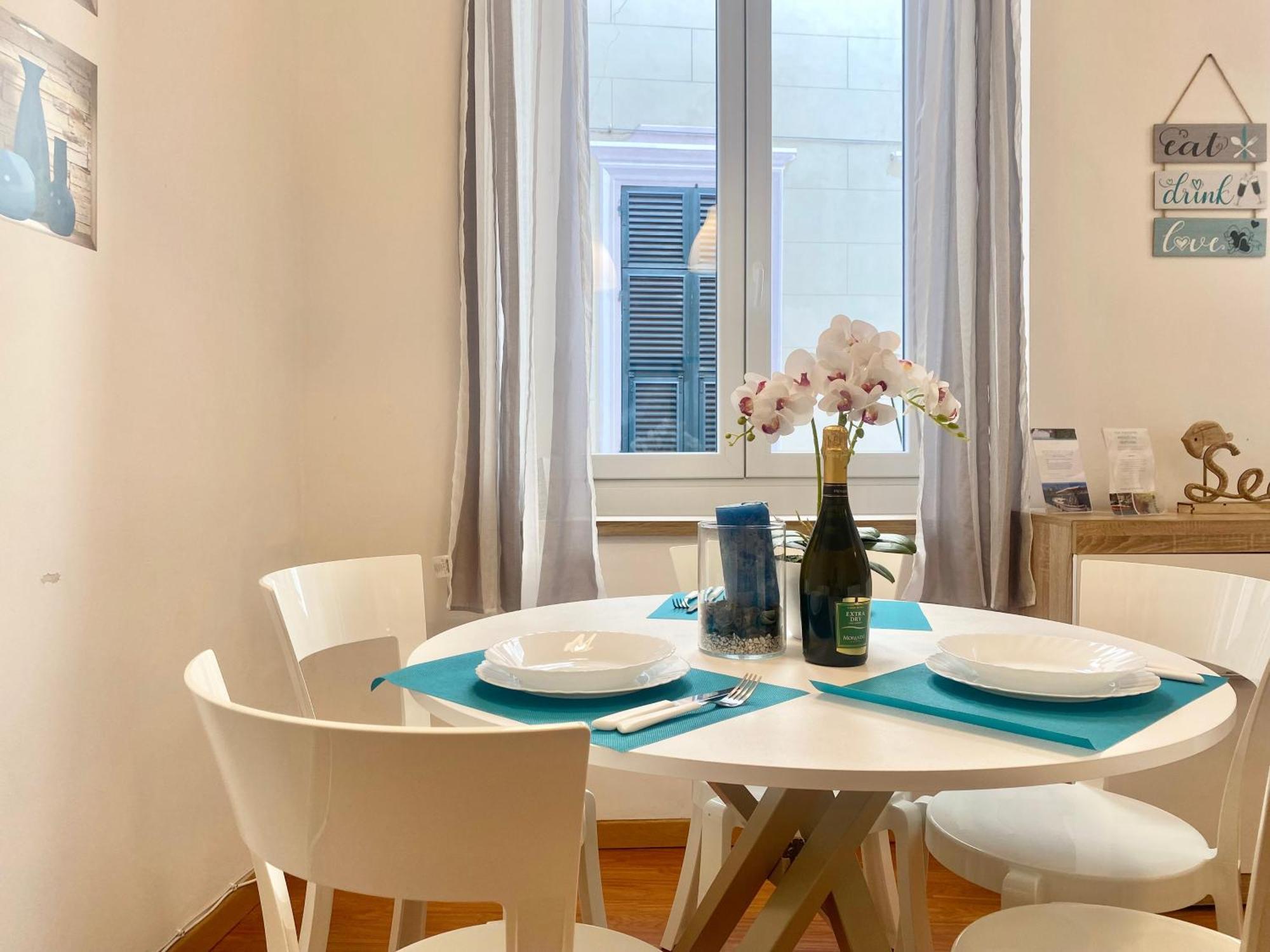 Mazzini 12, Elegant Central Apartment With Free Private Garage 800 M, Air Conditioning, Wi-Fi, Just 100 M From The Public Beach Rapallo Eksteriør billede