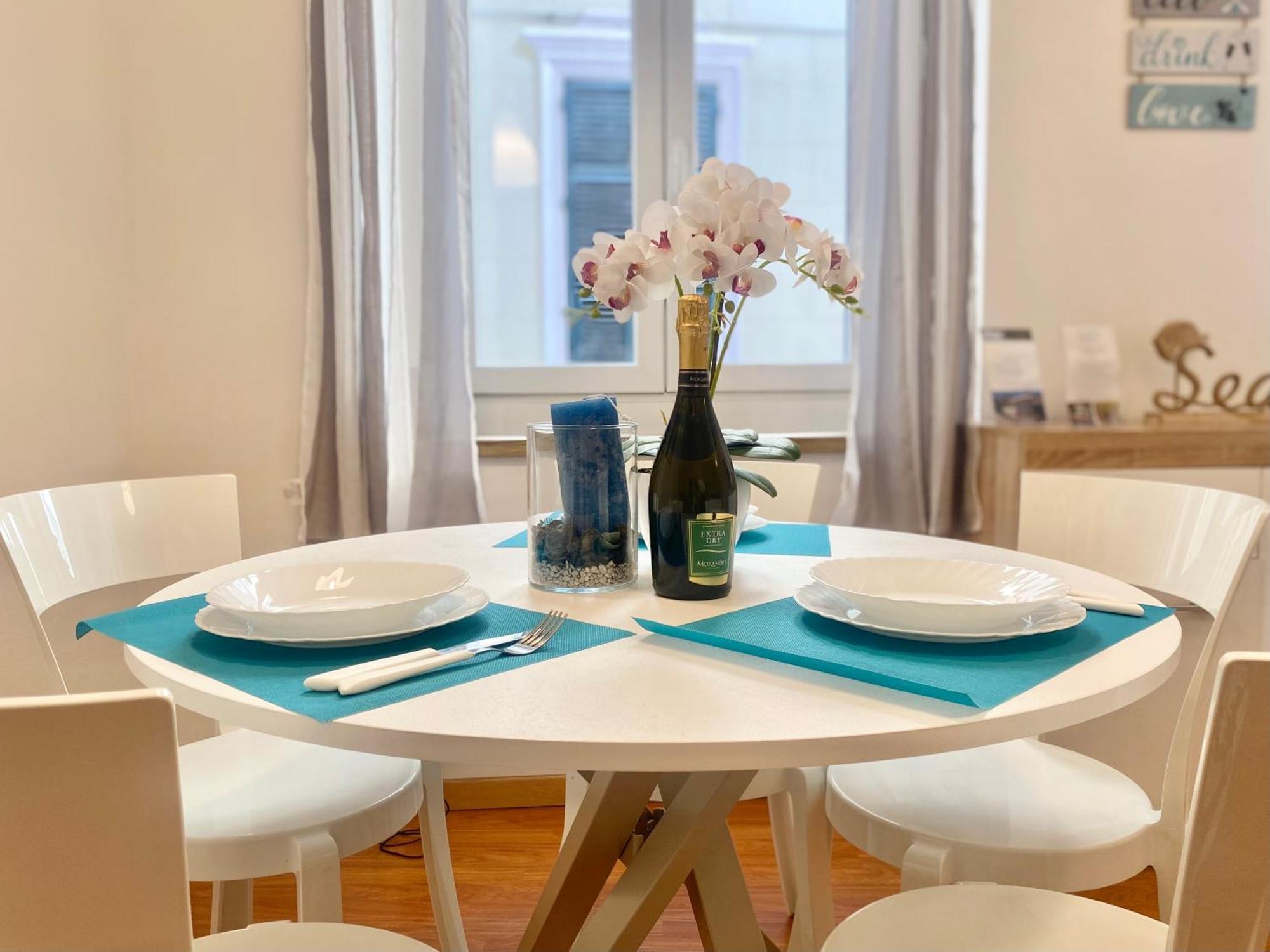Mazzini 12, Elegant Central Apartment With Free Private Garage 800 M, Air Conditioning, Wi-Fi, Just 100 M From The Public Beach Rapallo Eksteriør billede